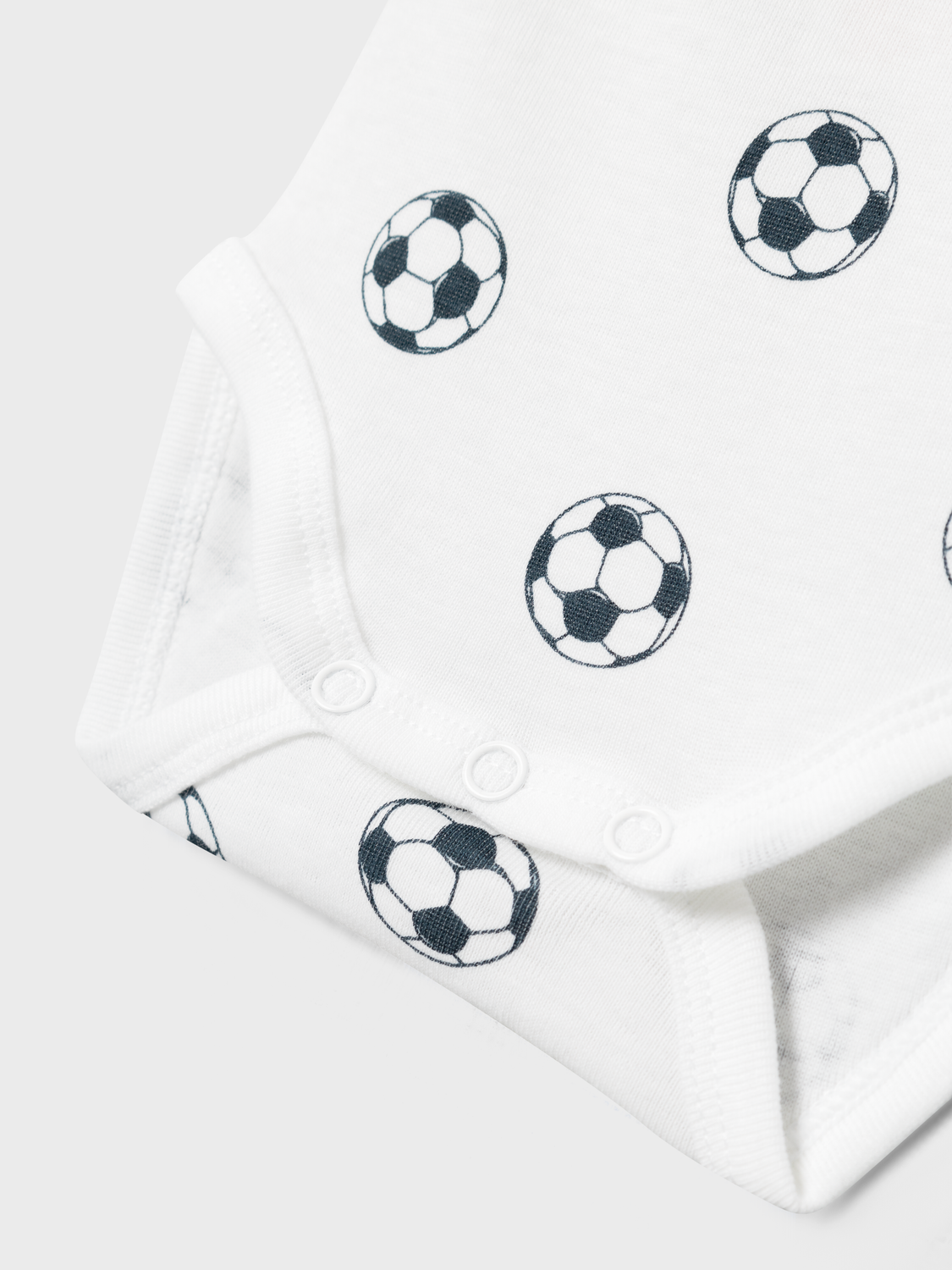 model_shot-front_full